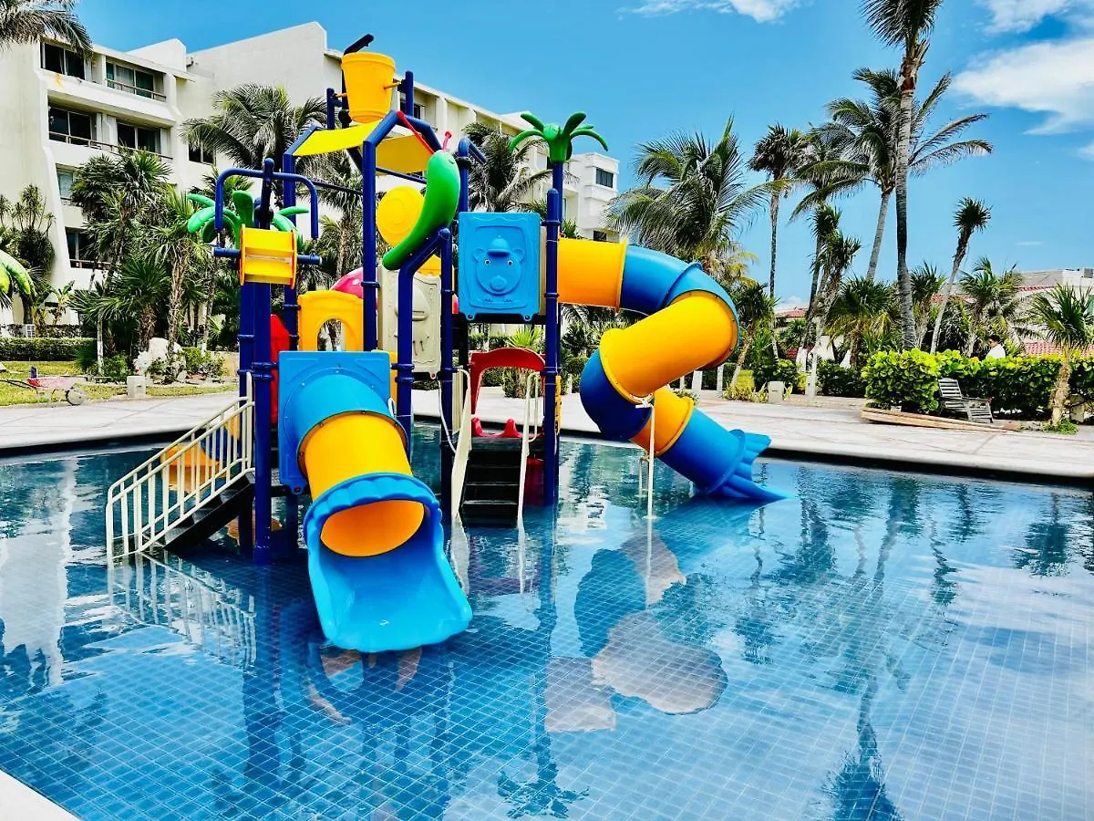 Solymar Corner Penthouse Condo Cancun